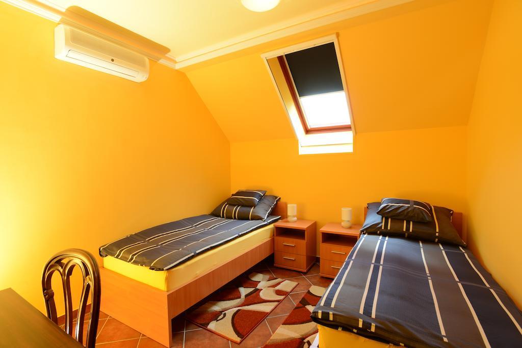 Nexus Vendeghaz Szeged Lejlighedshotel Værelse billede